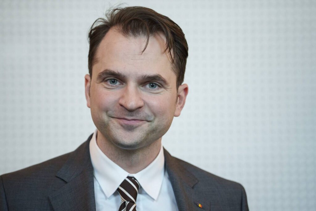 Sebastian Burduja deschide audierile miniștrilor &icirc;n Parlament. &bdquo;M&acirc;ine, la ora 14:00&rdquo;