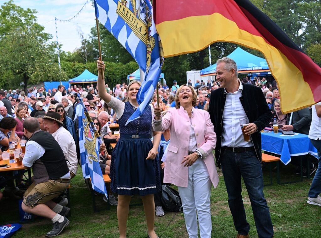 "De ce mulți est: Motivations și Impactul Asupra Culturii"