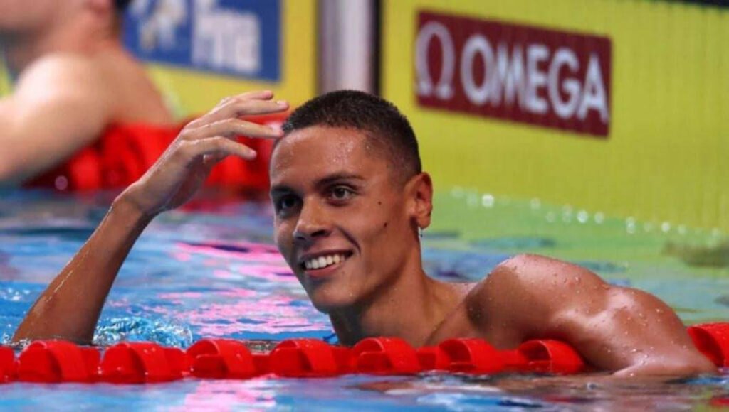 David Popovici, cel mai bun timp în serii la 100 m liber și calificare în semifinalele Europenelor de la Paris David Popovici stabilește cel mai bun timp în serii la 100 m liber și se califică în semifinalele Europenelor de la Paris