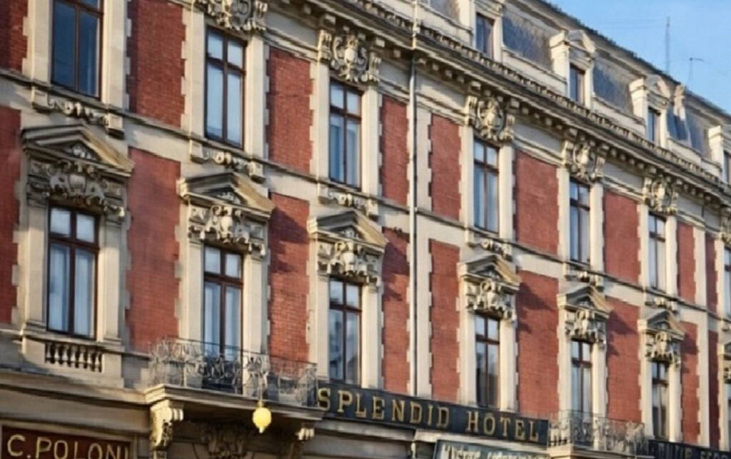 Hotelul Splendid din București: legenda celui mai impunător hotel interbelic distrus în bombardamentele din 1944 "Hotelul Splendid din București: Istoria și Destinul Legendar al celui Mai Impunător Hotel Interbelic Distrus în 1944"