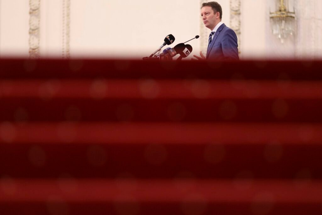 Comunitatea italiană din Rom&acirc;nia se dezice de acțiunea &icirc;n instanță &icirc;mpotriva desemnării lui Siegfried Mureşan. &bdquo;Nu vrem să intervenim &icirc;n politică&rdquo; – HotNews.ro