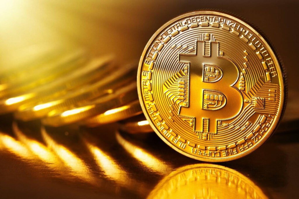 Bărbat cu opt clase, acuzat că a furat Bitcoin în valoare de 245 de milioane de dolari. Ce strategie folosea? "Bărbat cu opt clase acuzat de furtul a 245 milioane de dolari în Bitcoin: Strategiile folosite"