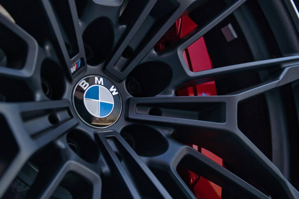 Rechemare masivă BMW: Avertizare pentru 190.000 de modele Seria 3, 5 și 7 din cauza riscurilor de incendiu