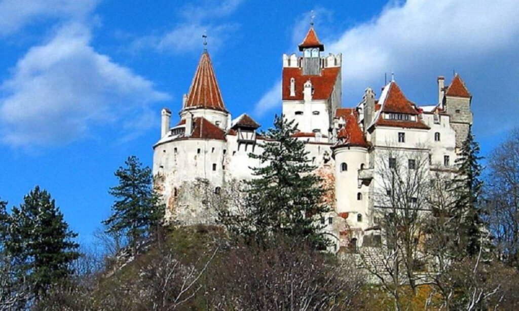 10 castele de poveste din Europa. Castelul Bran, printre cele mai populare din Europa 10 castele de poveste din Europa. Castelul Bran, printre cele mai populare din Europa