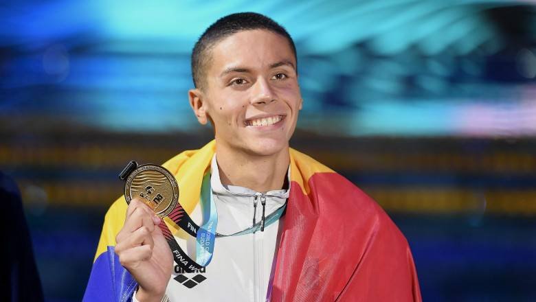 David Popovici, cel mai bun în semifinale, s "David Popovici Strikes Gold in Semifinals with Impressive Performance"