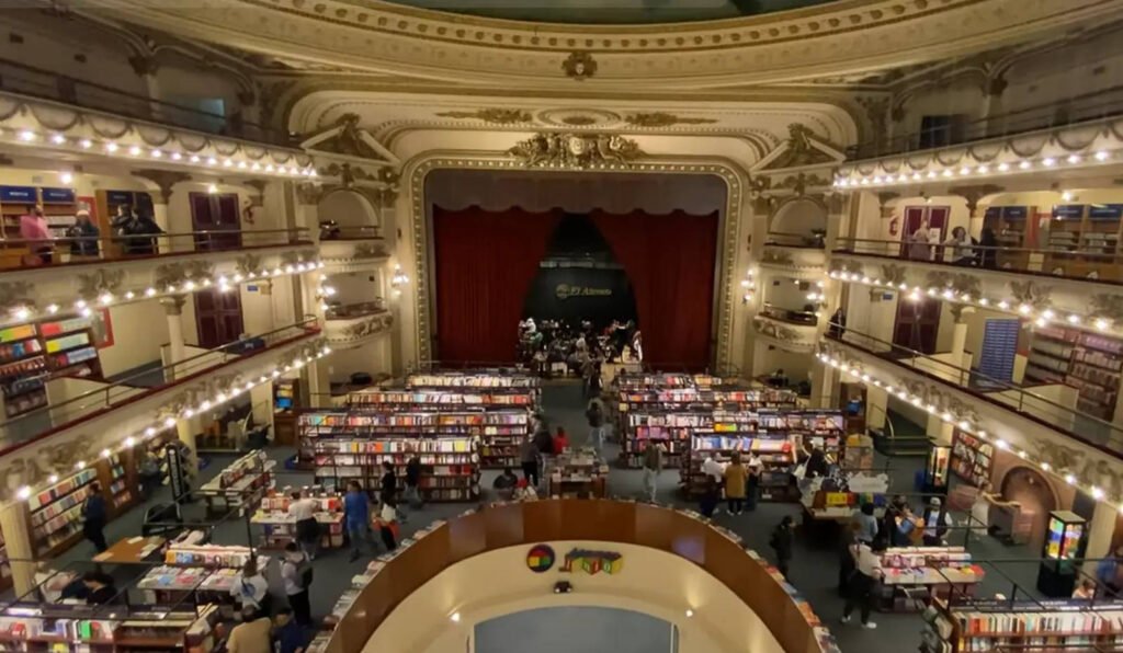 Cele Mai Frumoase Librării din Lume: Descoperă Bucureștiul și Catedralele Cărților