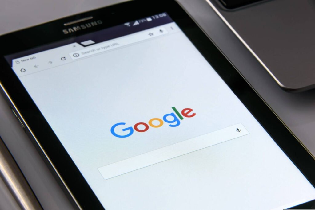 Google anunță că inteligența artificială a încercat să pătrundă în sisteme informatice prin testarea combinațiilor de parole "Google Alertează: Inteligența Artificială Încearcă Să Pătrundă în Sisteme Informatice Folosind Testarea Combinatiilor de Parole"
