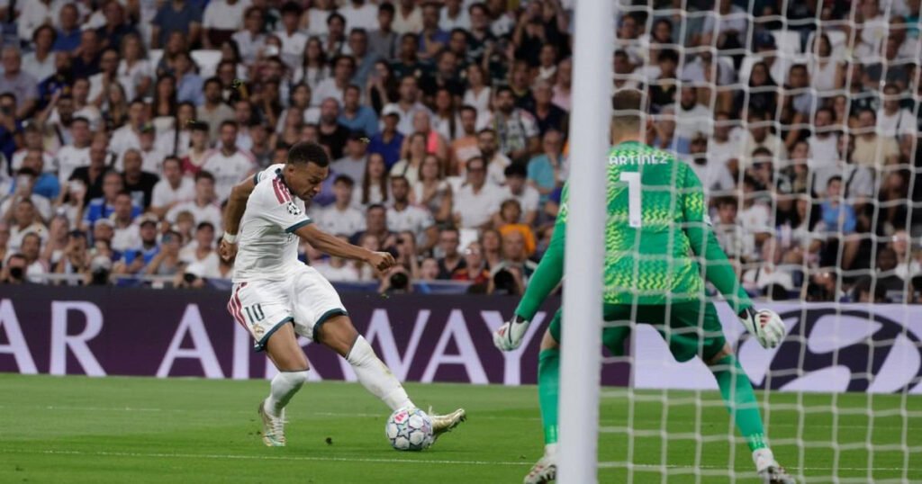 Mbappe se umflă "Mbappe Impressive Performance: Let's Unpack His Growing Stardom"