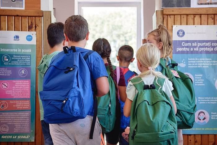 Prima minivacanță de Ziua Educației pentru elevi – Calendarul vacanțelor 2026 "Prima minivacanță de Ziua Educației pentru elevi în 2026: Calendarul detaliat al vacanțelor"