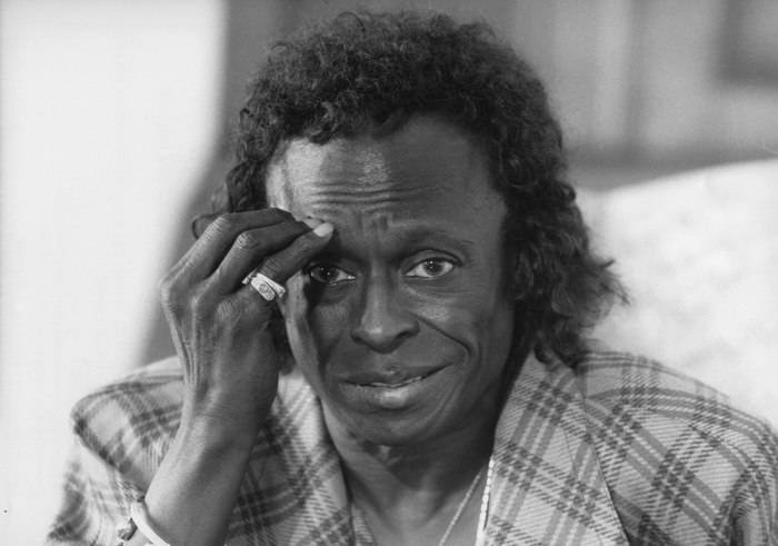 Miles Davis, la 100 de ani de la naștere: „Kind of Blue“, căsnicia cu Betty Davis și povestea unei vieți trăite fără compromisuri Miles Davis, la 100 de ani de la naștere: „Kind of Blue“, căsnicia cu Betty Davis și povestea unei vieți trăite fără compromisuri