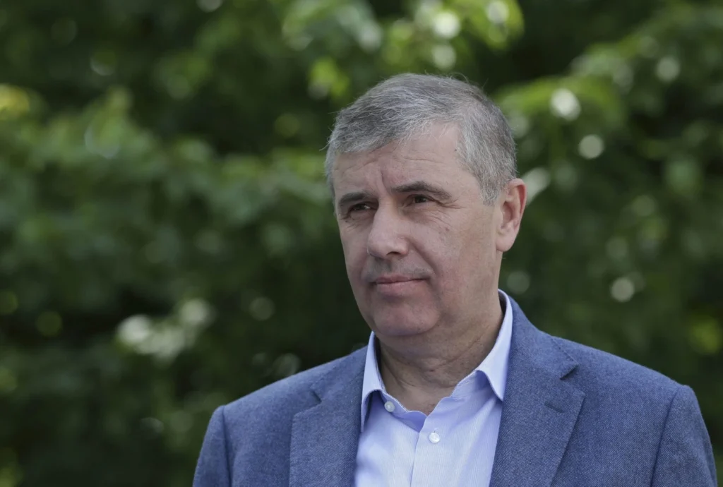 Realitatea PLUS demontează minciunile sistemului. Lucian Pahonțu explică pas cu pas ce a făcut la revoluție "Lucian Pahonțu Demontează Minciunile Sistemului: Adevărul Revoluției la Realitatea PLUS"