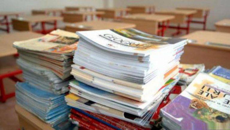 Ministrul Educației anunță accelerarea procedurii de achiziție a manualelor de clasa a IX Ministrul Educației Grăbește Achiziția Manualelor pentru Clasa a IX-a