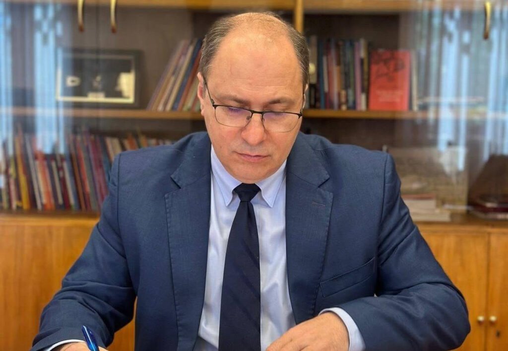 Mihai Dimian publică mesajul primit de la Siegfried Mureșan, cu prioritățile pentru Educație Mihai Dimian publică mesajul primit de la Siegfried Mureșan, cu prioritățile pentru Educație