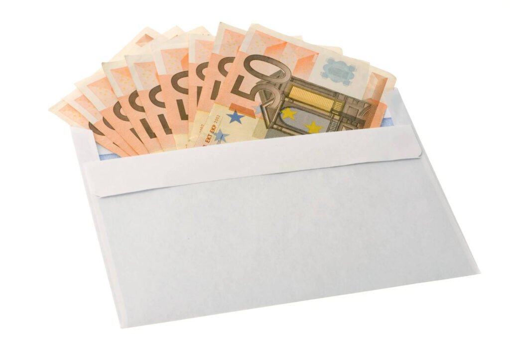 "University Center of Pitești Professors Arrested for Student Bribery Scandal"