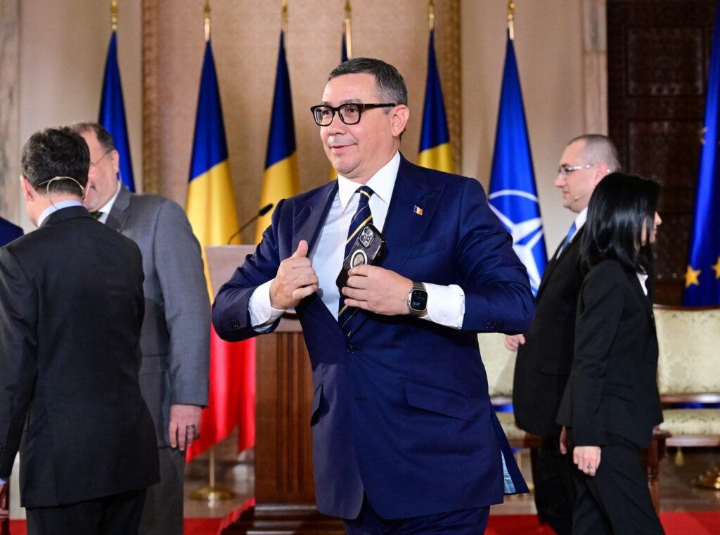 "Victor Ponta Reflects on Freedom and Independence Amid Private Flight to Mykonos"