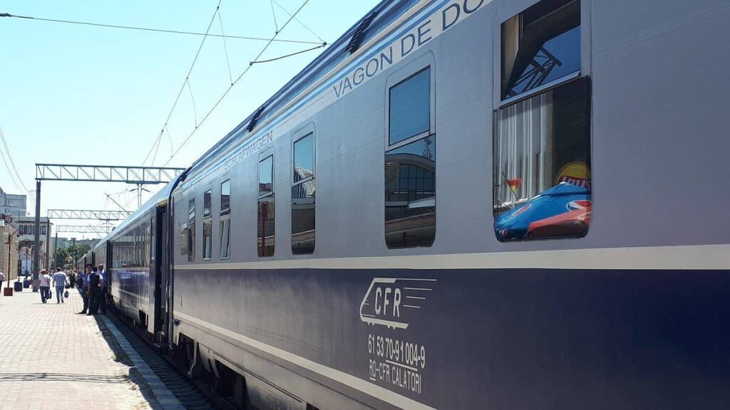Trenuri InterRegio anulate de CFR timp de o lună. Călătorii vor fi transbordați cu microbuze Trenuri InterRegio anulate de CFR timp de o lună. Călătorii vor fi transbordați cu microbuze
