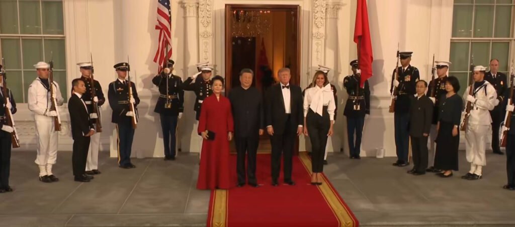 Trump și Xi, la cina de stat de la Casa Albă, după discuții despre comerț și inteligență artificială "Trump și Xi: Discuții Strategice despre Comerț și Inteligență Artificială la Cina de Stat de la Casa Albă"
