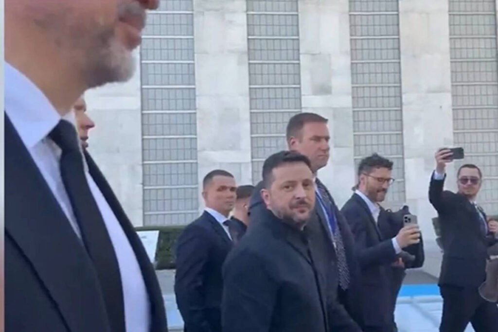 Zelenski, despre dronele căzute în România: "Am discutat cu președintele Nicușor Dan" VIDEO Zelenski, despre dronele căzute în România: "Am discutat cu președintele Nicușor Dan" VIDEO