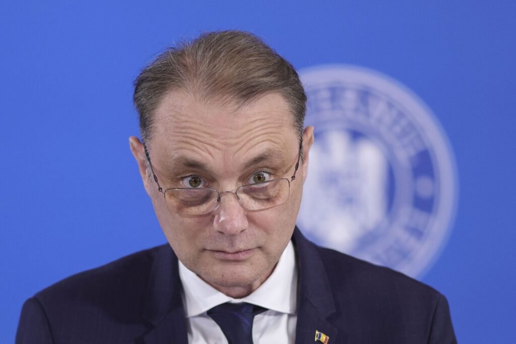 Guvernul Niculescu a aprobat proiectul retras de Bolojan "Guvernul Niculescu Aprobă Proiectul Retras de Bolojan: Implicații și Perspective"