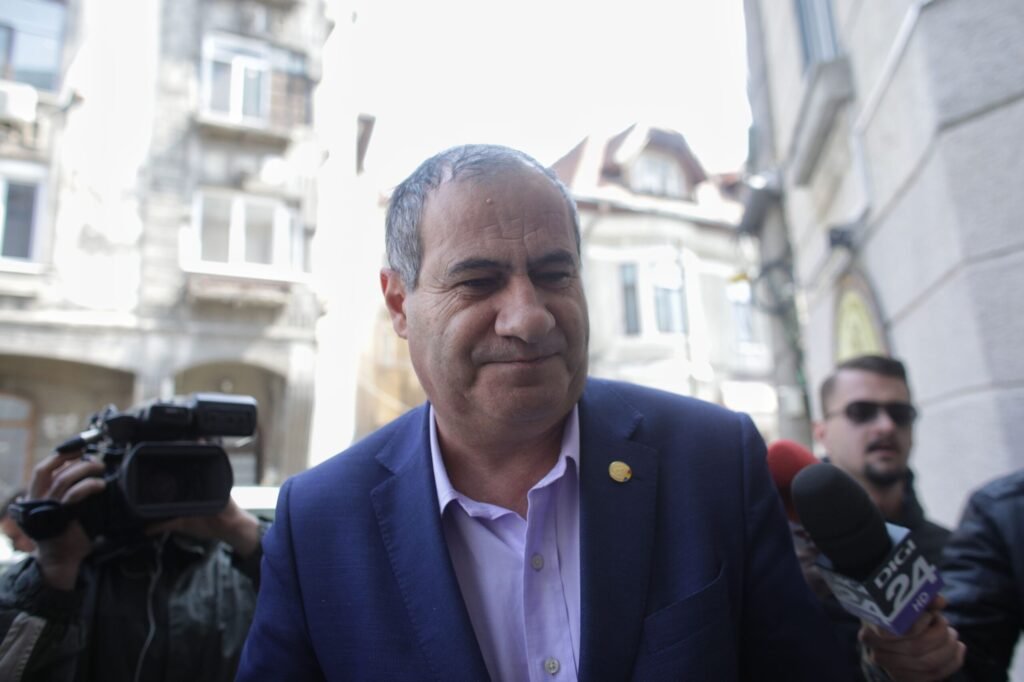 PSD sare în apărarea condamnatului Marian Neacșu și acuză USR de ipocrizie "PSD Apără Condamnatul Marian Neacșu și Critică Ipocrizia USR"