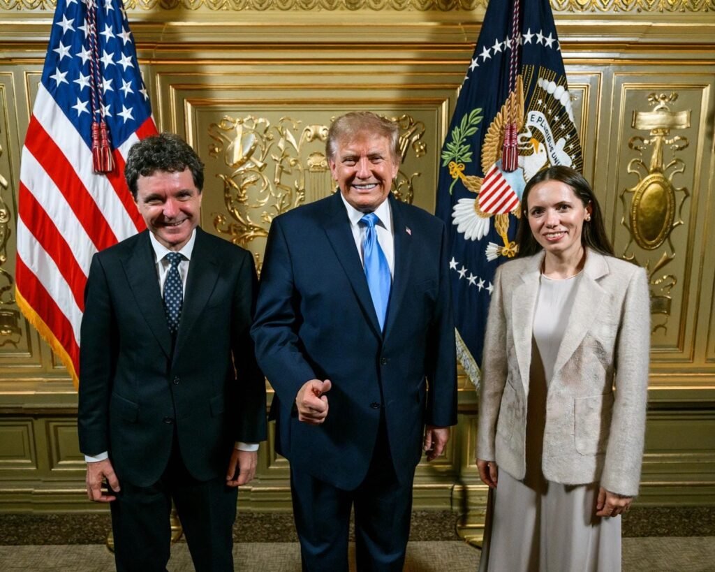 Nicușor Dan publică o fotografie alături de Donald Trump. C&acirc;nd s-a &icirc;nt&acirc;lnit cu președintele SUA – HotNews.ro