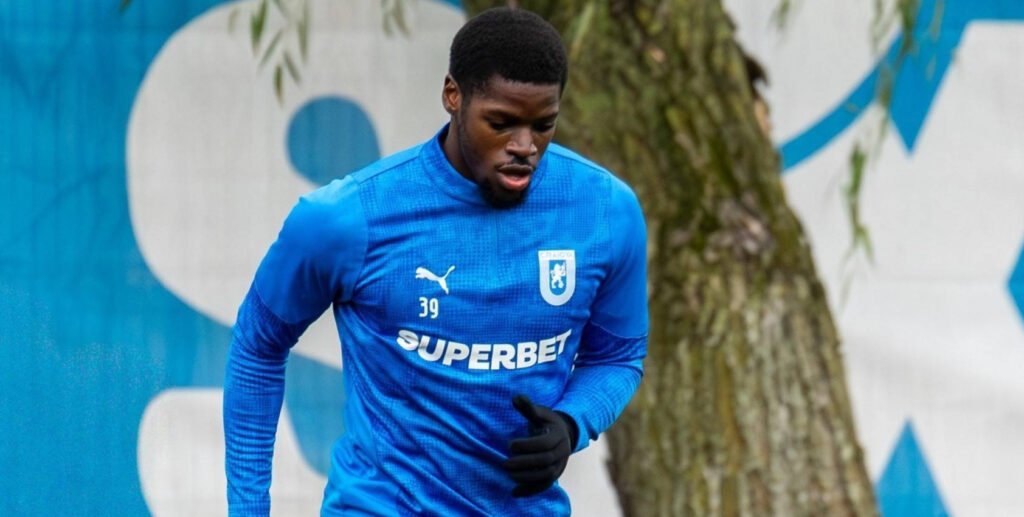 FCSB a primit răspunsul după oferta pentru Steven Nsimba FCSB Primește Răspunsul la Oferta pentru Steven Nsimba: Detalii Importante