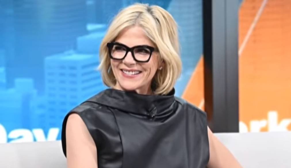 Selma Blair, spitalizată după incidentul în care a mușcat o însoțitoare de bord "Selma Blair Spitalizată După Incidentul Cu Însoțitoarea de Bord: Ce S-a Întâmplat"