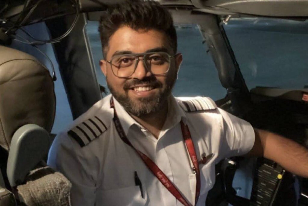 Cine este Smit Machchhar, pilotul care a salvat 174 de persoane în zborul spre Israel Cine este Smit Machchhar, pilotul care a salvat 174 de persoane în zborul spre Israel