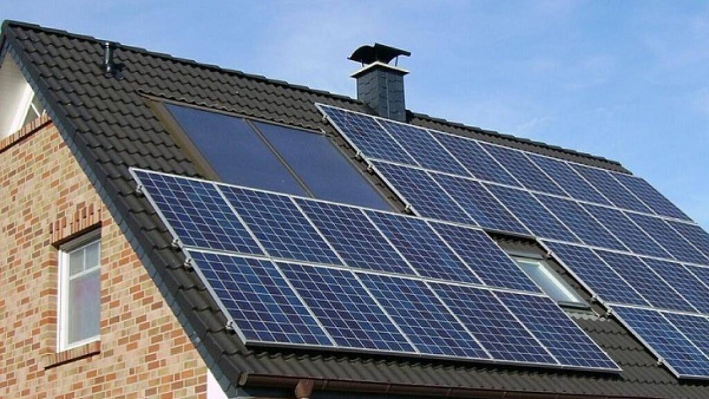 AI în panouri fotovoltaice: Ghid complet pentru pregătire și implementare