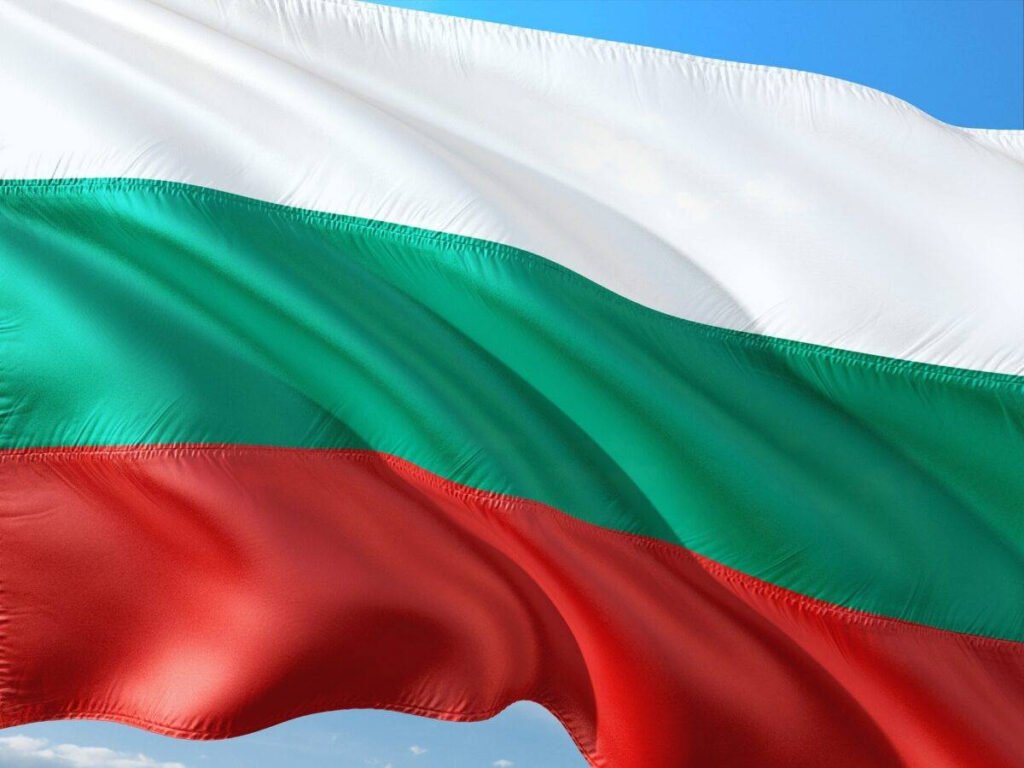 Bulgaria Suspendă Căutările pentru Echipa unei Nave Scufundate de Dronă în Marea Neagră