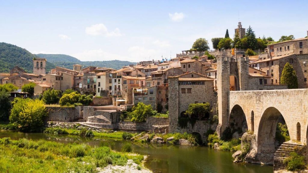 Vacanțe în Italia: Top 5 Destinații Ideal pentru Seniori Vacanțe în Italia: Cele Mai Bune 5 Destinații pentru Seniori