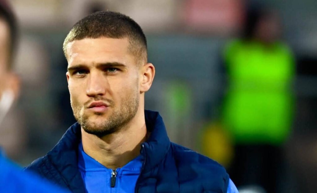 "Daniel Bîrligea Strikes Twice in Frosinone: Exceptional Performance Earns Him Top Marks"
