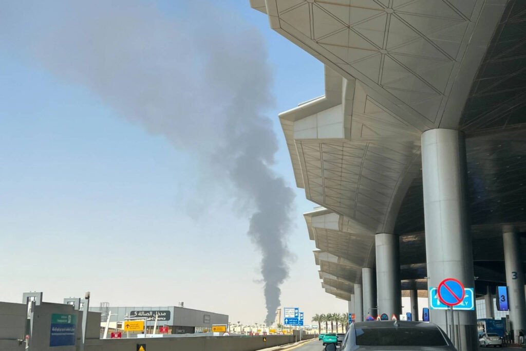 Atacuri Huthi în Riad: Explozii Puternice Avariază Clădirea Companiei Petroliere Aramco