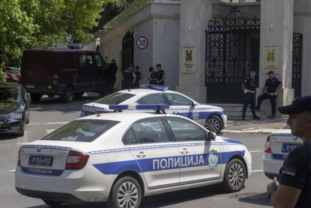 "Atac Terorist la Ambasada Israelului din Belgrad: Un Minor Împușcat Mortal în Alertă Maximă"