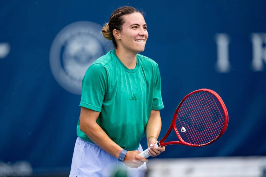 Gabriela Ruse, eliminată de Anna Bondar în sferturile turneului WTA 250 de la Seul după un meci în trei seturi "Gabriela Ruse Eliminată de Anna Bondar în Sferturile Turneului WTA 250 de la Seul"