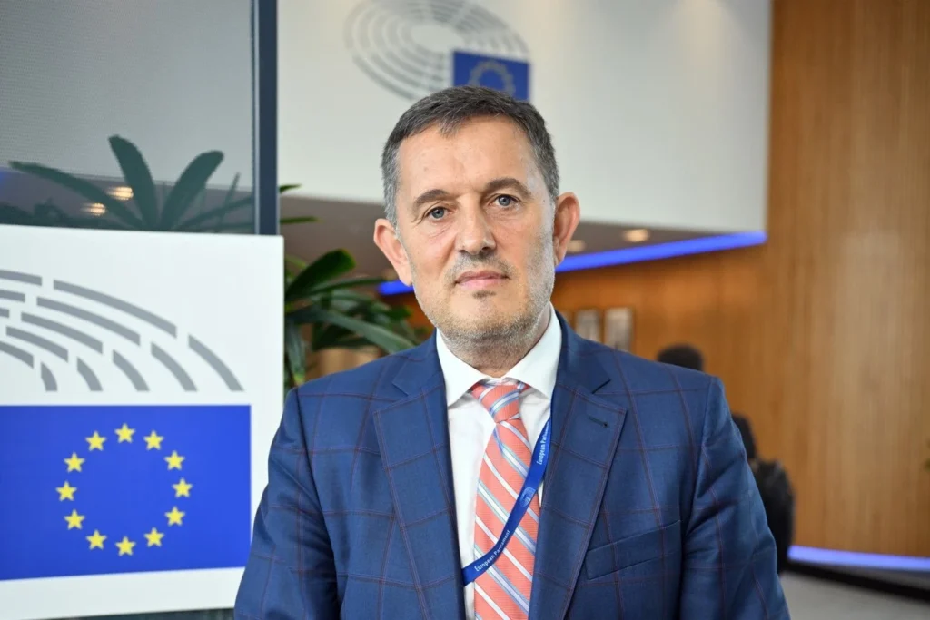 "Gheorghe Piperea Solicita DIICOT Investigarea Scandalului IAR Brașov și Acuzațiile privind Miliardele din Programul SAFE"