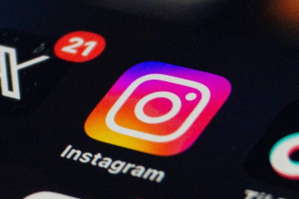 Instagram Lansează Funcția de Eliminare a Like-urilor pentru O Experiență Mai Curată