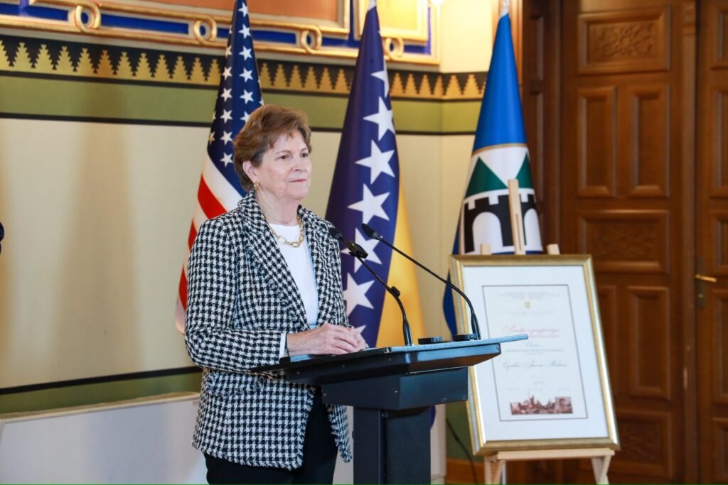 Senatorii americani îi cer lui Trump să implementeze urgent noile sancțiuni împotriva Rusiei "Senatorii americani solicită lui Trump implementarea urgentă a sancțiunilor împotriva Rusiei"
