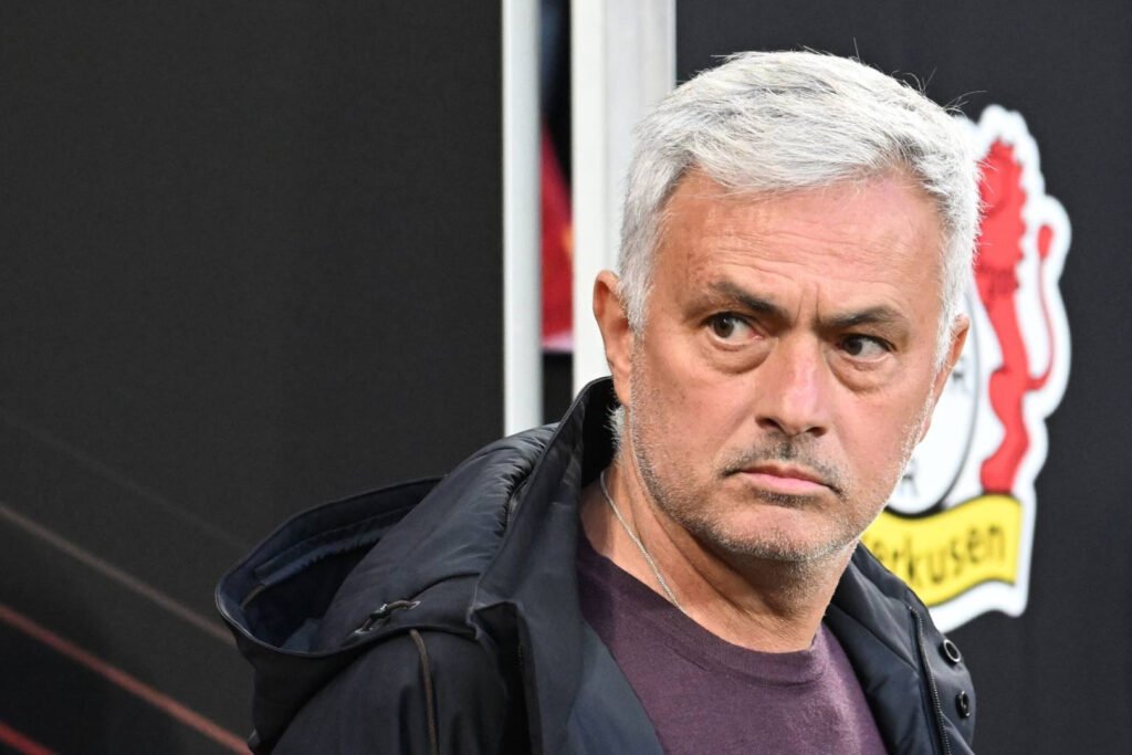 Jose Mourinho boicotează conferința de presă după meciul lui Real Madrid Jose Mourinho Boicotează Conferința de Presă După Meciul Real Madrid: Ce S-a Întâmplat?