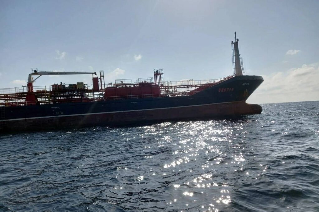 Rusia revendică lovituri asupra unei nave comerciale și a unor centre logistice din Ucraina. Tensiunile din Marea Neagră se intensifică. Tensiunile din Marea Neagră: Rusia revendică atacuri asupra unei nave comerciale și a centrelor logistice din Ucraina