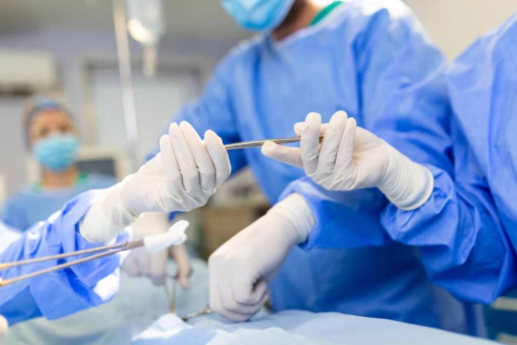 Operație de 12 ore la Moscova: chirurgul chinez și planul Rusiei pentru prelungirea vieții prin transplantul de cap "Operație de 12 Ore la Moscova: Chirurgul Chinez și Planul Rusiei pentru Transplantul de Cap și Prelungirea Vieții"