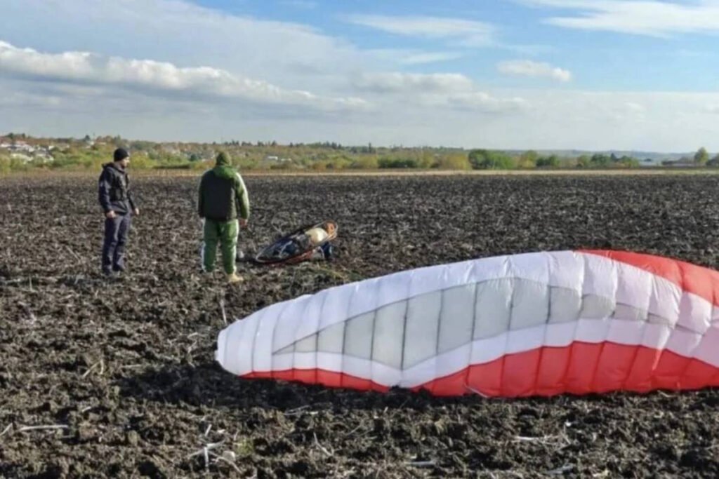 "Ucrainean Cerut Azil în Moldova După Trecerea Graniței cu Motoparapanta; Doi Bărbați Capturați cu Termoviziune"